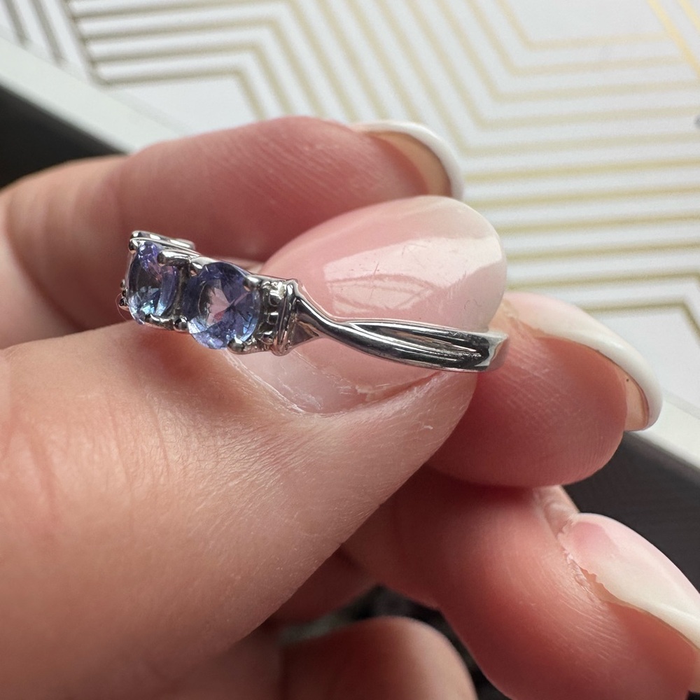 Elegant Sterling Silver and Blue Tanzanite Gemstone Ring.